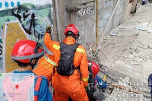 Marbot Masjid di Jagakarsa Tewas Tertimpa Tembok Bangunan
