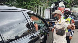 Ribuan Mobil Tampa Dokumen Rapid Tes Tujuan Punjak Diminta Kembali