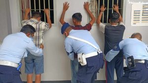 Petugas Lapas Garut Razia Semua Penghuni Lapas
