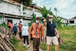 Menparekraf Tinjau Lokasi ‘Vaccine Drive Thru’ di Bali