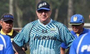 Tim Persib Pantau Kesehatan Robert Rene Alberts