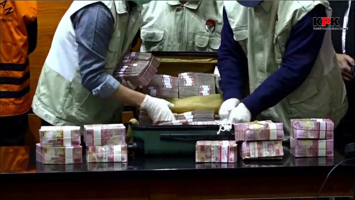 Korupsi Bisa Luluhlantakan Bangsa!