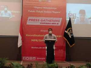 Basarah: Publik Lebih Percaya Informasi dari Medsos Ketimbang Situs Pemerintah