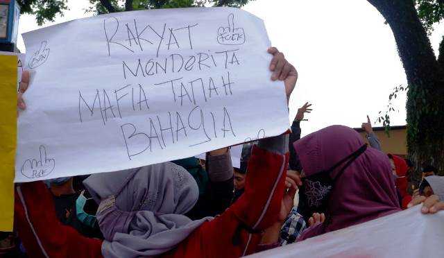 Mafia Tanah, Walhi , mafia