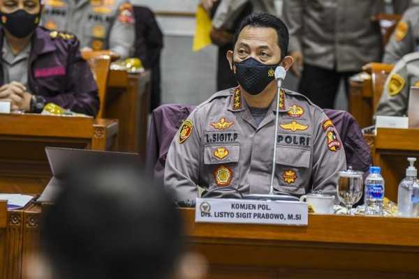 Polri Gelar Vaksinasi COVID-19 Massal di 34 Provinsi