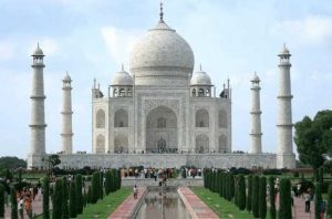 Dapat Ancaman Bom, Taj Mahal Ditutup Sementara
