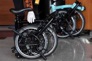 Diduga Hasil Korupsi Bansos, Sekjen Kemensos Serahkan 1 Unit Sepeda Brompton