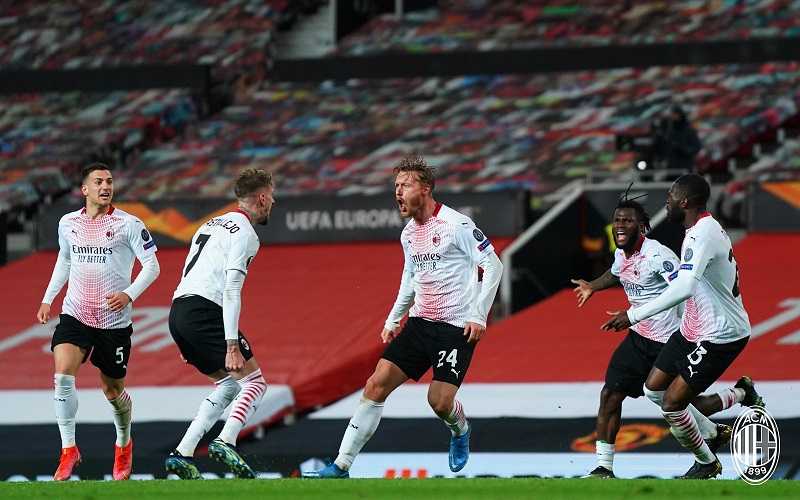 Gol Telat Simon Kjaer Selamatkan Milan di 16 Besar Liga Europa