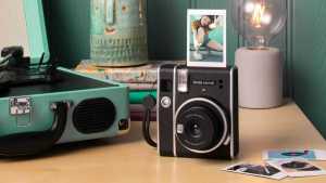 Instax Mini 40, Kamera Polaroid Anyar Fujifilm Bermodel Klasik