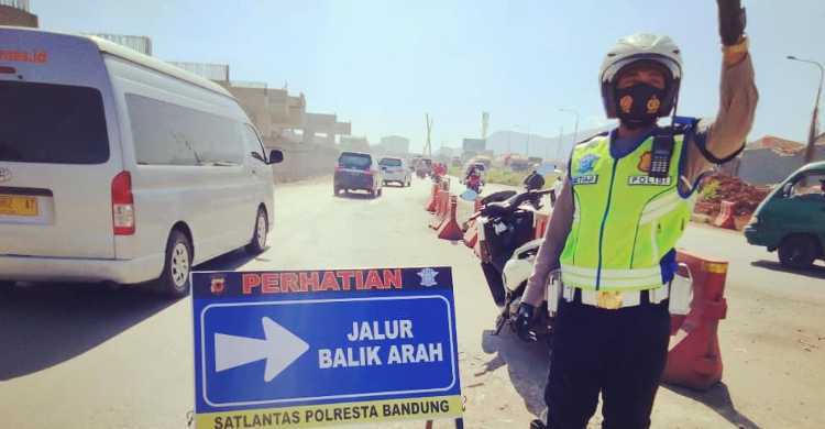 320 Kendaraan Diputar Balik di Gerbang Tol Cileunyi