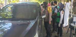 Cegah Kerumunan di RS, Polres Loteng NTB Gelar Vaksinasi Drive Thru