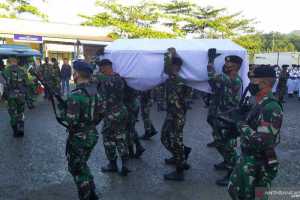 Meninggal di Papua, Jenazah Anggota TNI Tiba di Ambon