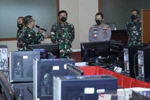 Panglima Ajak Kapolri Tinjau Fasilitas Pendidikan Sesko TNI