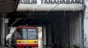KCI Evaluasi Stop Operasinya KRL di Stasiun Tanah Abang Jam 3 Sore Sampai 7 Malam