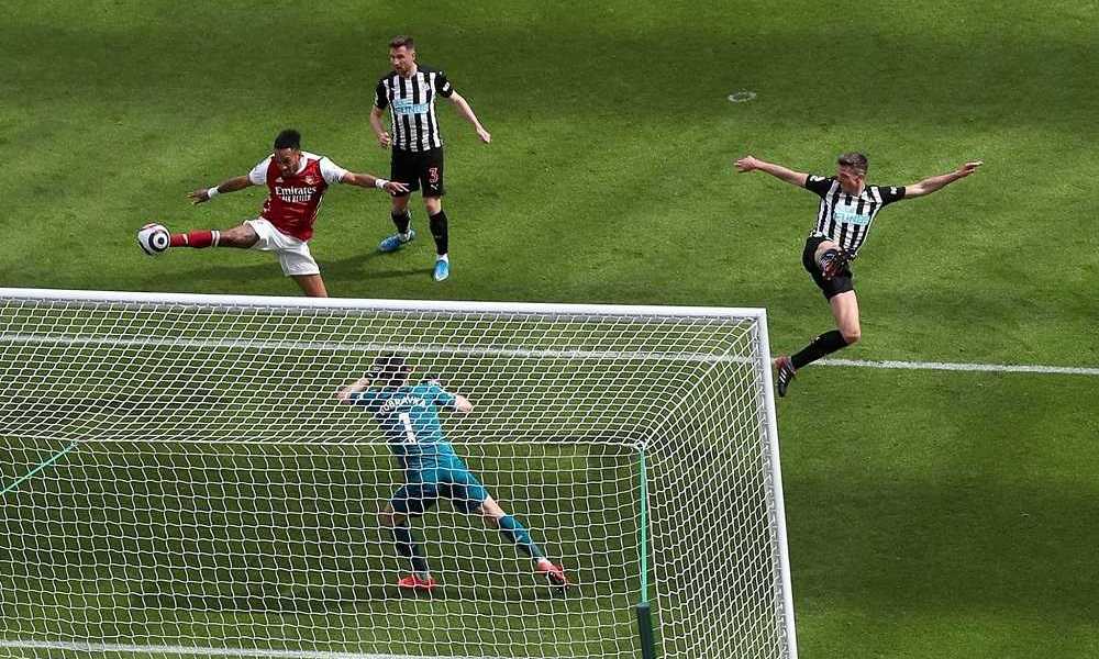 Arsenal Menang 2-0 di Kandang Newcastle United