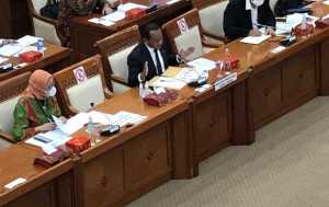 Menteri Bahlil Dicecar Soal Ijin Pendirian Pabrik Semen dan TKA Tiongkok, Andre: Jangan Ulangi Lagi