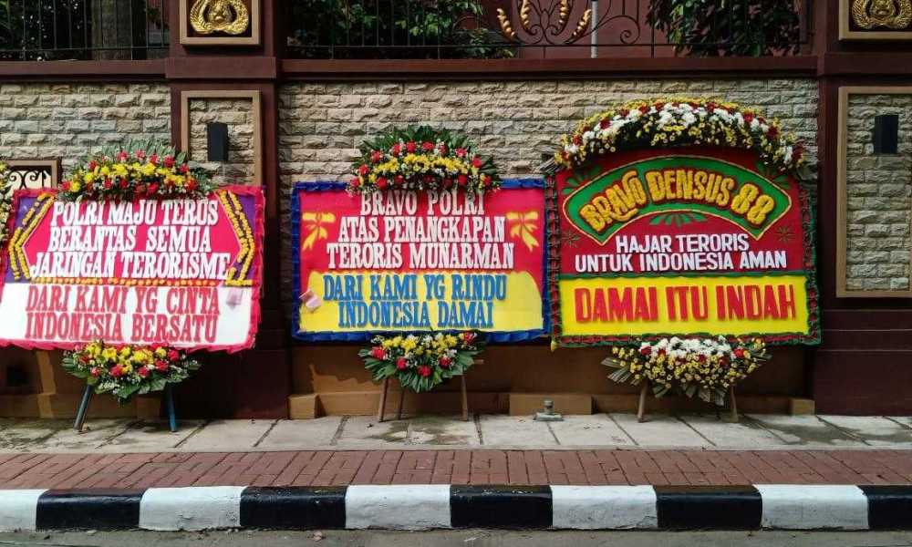 Pengamat: Dukungan via Karangan Bunga Sudah Politis