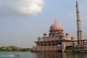 Komunitas WNI Ingin Dirikan Masjid Indonesia di Malaysia