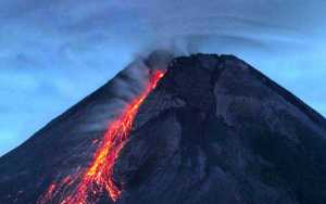 Gunung Merapi Empat Kali Keluarkan Guguran Awan Panas