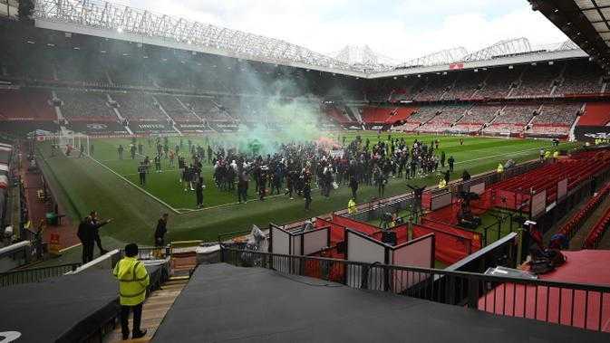 Protes Pemilik Klub, Suporter Manchester United Terobos Old Trafford