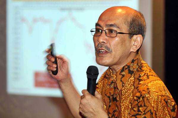 Kabar Duka, Ekonom Senior Faisal Basri Meninggal Dunia