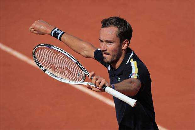 TENIS - Medvedev Geser Posisi Djokovic di Peringkat Satu Dunia