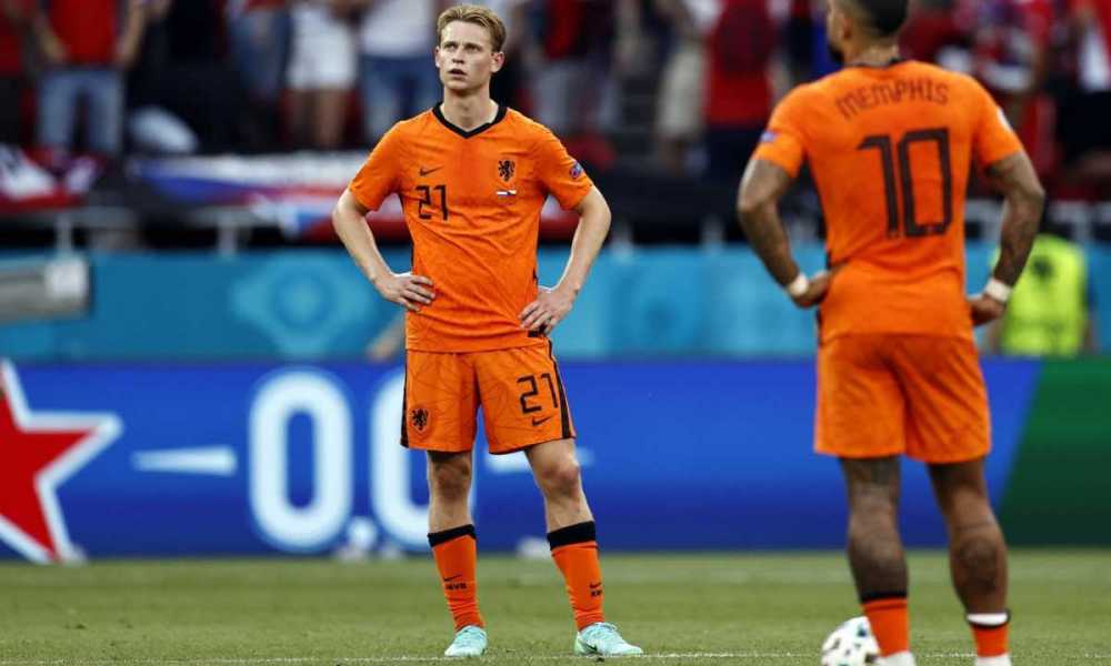 Kartu Merah De Light Pupuskan Perjuangan Belanda di Euro 2020