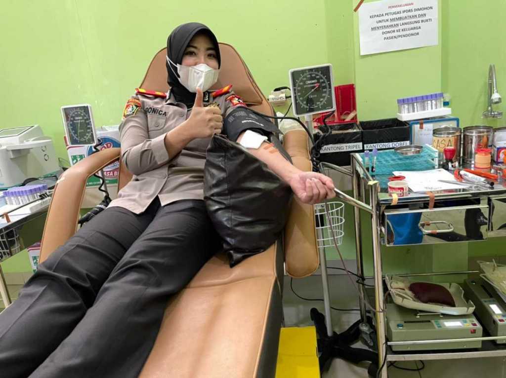 Kompol Veronica, Gelar Donor Darah untuk Kemanusiaan