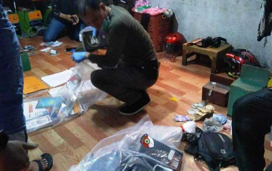 Densus 88 Amankan Terduga Teroris, Sepucuk Senjata Api Rakitan Diamankan