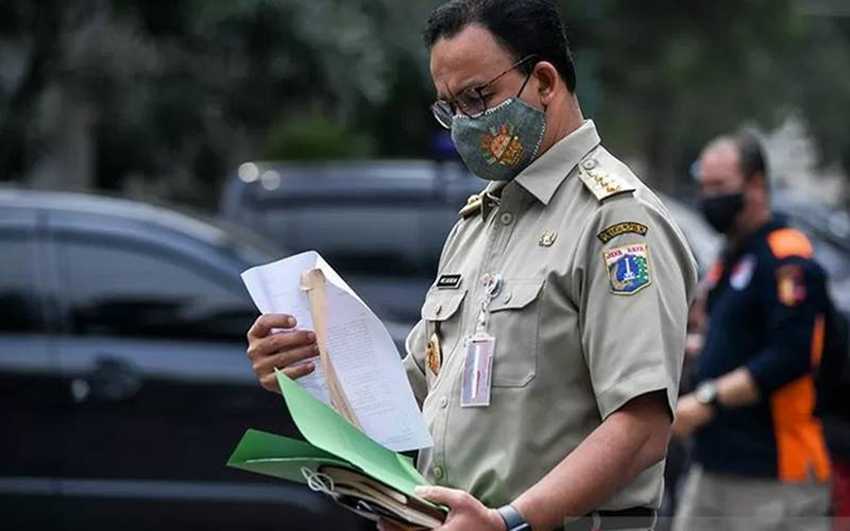 Anies Tegaskan Vaksin Bukan Syarat untuk Penerima Bansos