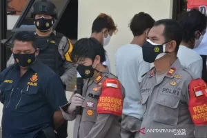 Polisi Ringkus Komplotan Begal Bersajam di Bekasi