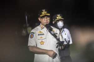 Perhatian! Anies Wajibkan Pengunjung Mal, Hotel, Pasar, Supermarket, Warteg di DKI Telah Divaksin