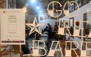 Perhatian! Karyawan dan Pengunjung Restoran-Kafe Outdoor dan Salon di Jakarta Wajib Sudah Vaksinasi