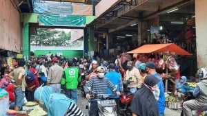 Cegah Penularan Covid-19, Pengelola Pasar Minggu Wajibkan Pedagang Tunjukkan Surat Vaksin