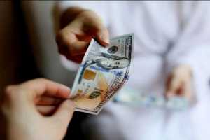 Benarkah Uang Tunai Menularkan Virus Corona?