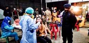 Razia Kafe, Satgas Covid-19 Tes Usap Pengunjung