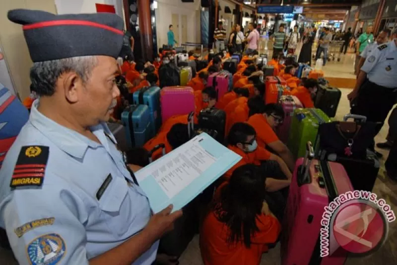 Selama Pandemi, Pemkot Jakbar Pantau Tenaga Kerja Asing