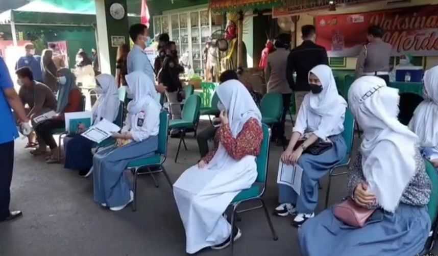 Pemkot Jakbar Pastikan 94 Persen Siswa Telah Divaksin