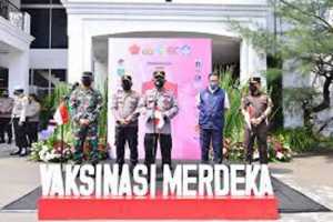 Vaksinasi Merdeka Diluncurkan , Ini Strategi Kapolri Vaksinasi Massal 70 Persen di HUT RI