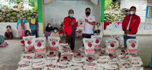 Junimart Girsang Kembali Salurkan Bantuan Beras Bagi Warga di Simalungun