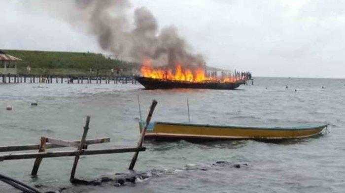 Polda Kalimantan Tengah Cari 10 Korban Kapal Terbakar