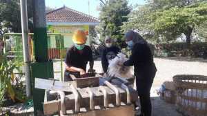 Mantap! 3 Mahasiswa Fakultas Teknik Brawijaya Berhasil Kembangkan BBM dari Limbah Plastik