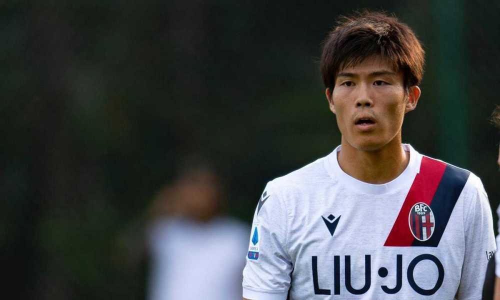 Arsenal Bakal Bajak Bek Jepang Incaran Tottenham