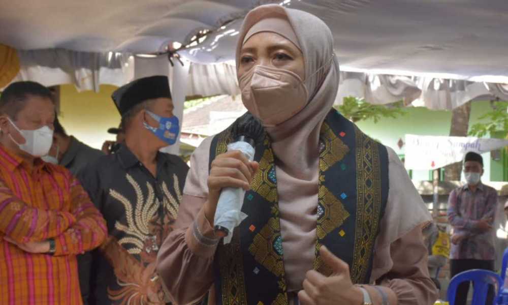 Wagub NTB, Berikan Sertifikat Posyandu Di Pratim Lombok Tengah