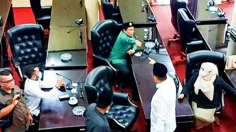 Viral, Dewan di Solok Cekcok dengan Bupati