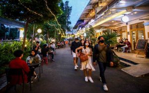 DKI Izinkan Restoran Buka Hingga Pukul 00.00 WIB