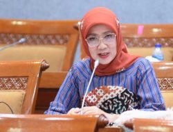 DPR Klaim Bakal Kawal Komitmen Pemerintah untuk Angkat Guru Honorer Jadi PPPK