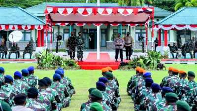 Ketika Kapolri Semangati Prajurit TNI-Polri