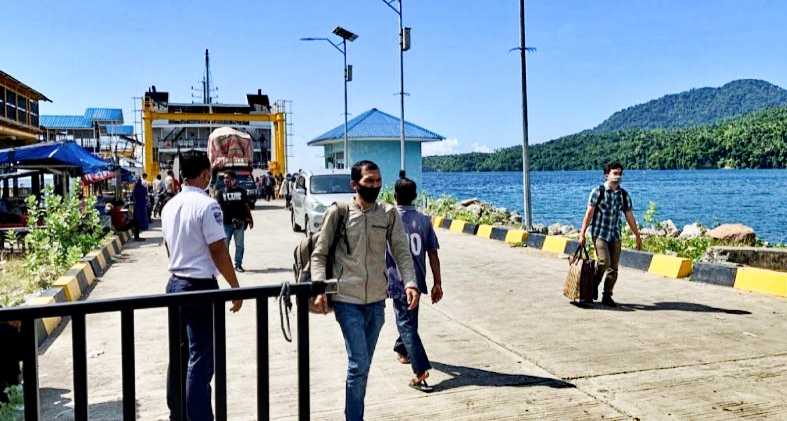 Penumpang Kapal di Pelabuhan Sabang Mulai Dicek Surat Vaksin