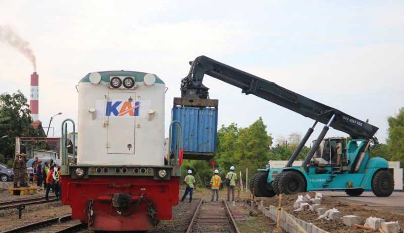 PT KAI Buka Rute Kereta Barang Gresik-Jakarta